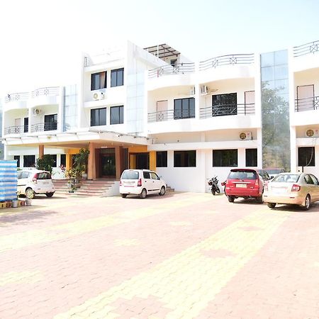 River Touch Resort Silvassa Exteriér fotografie