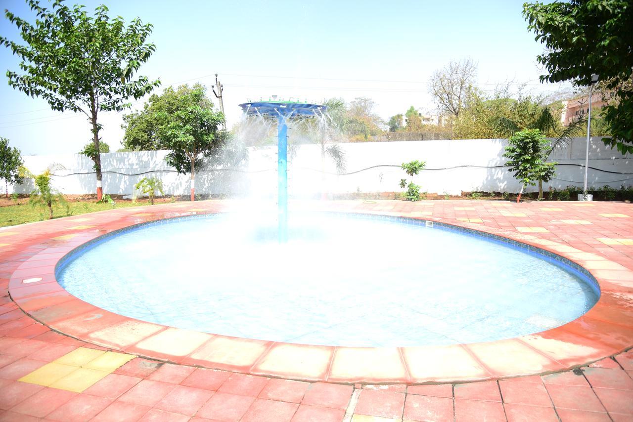 River Touch Resort Silvassa Exteriér fotografie