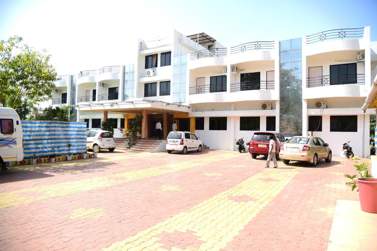 River Touch Resort Silvassa Exteriér fotografie